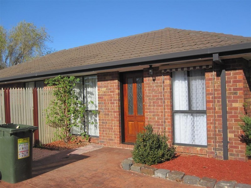 6 FIRESTONE COURT, Sunbury VIC 3429