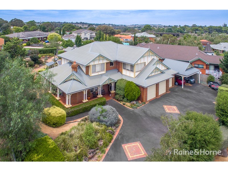 98 Yellowgum Boulevard, Sunbury VIC 3429