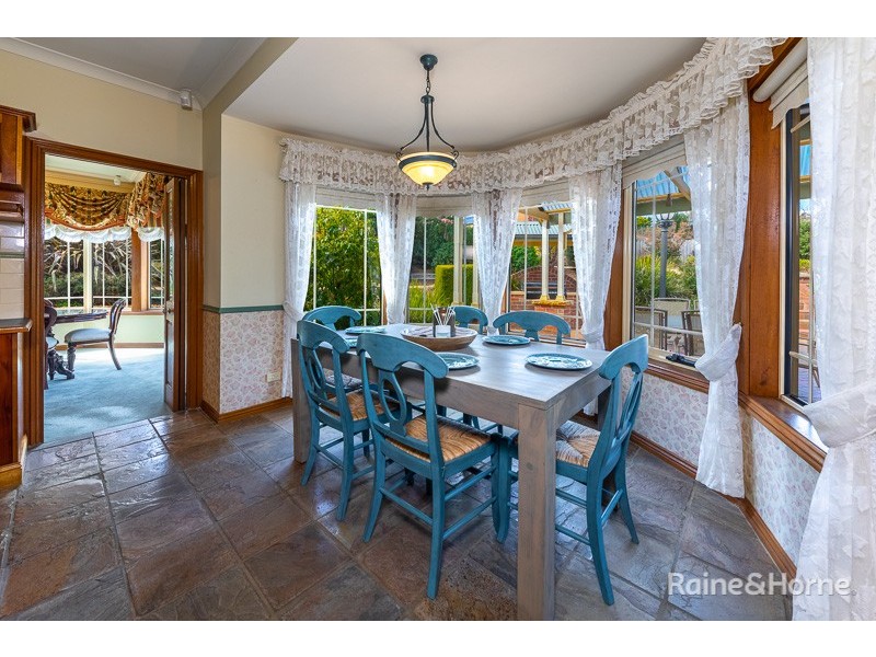 98 Yellowgum Boulevard, Sunbury VIC 3429