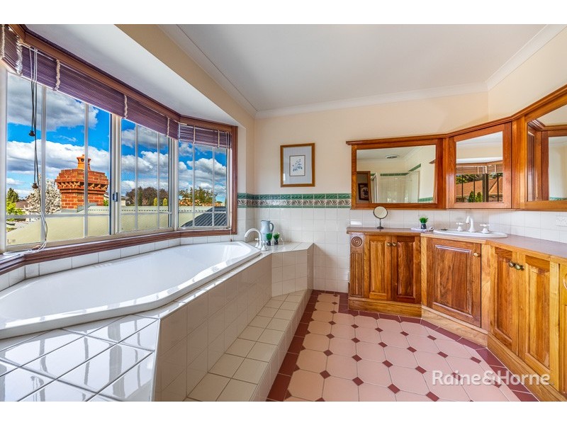 98 Yellowgum Boulevard, Sunbury VIC 3429