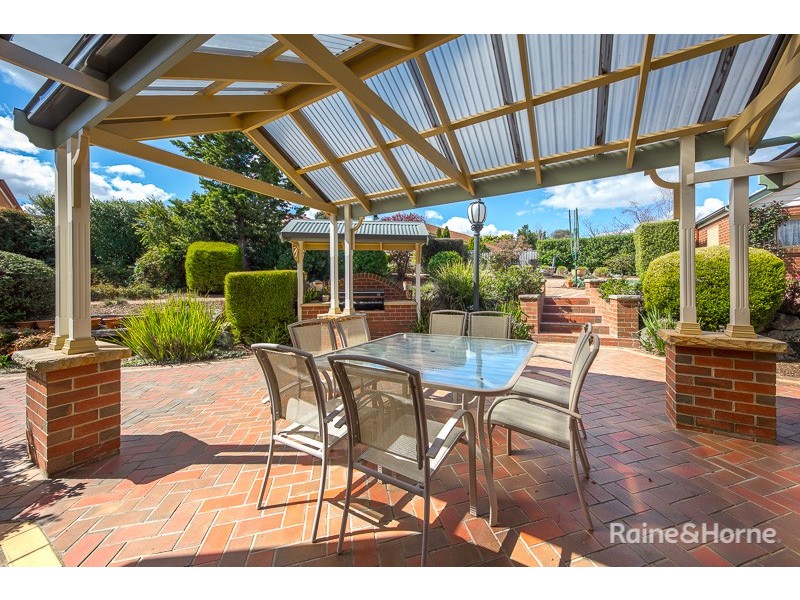 98 Yellowgum Boulevard, Sunbury VIC 3429