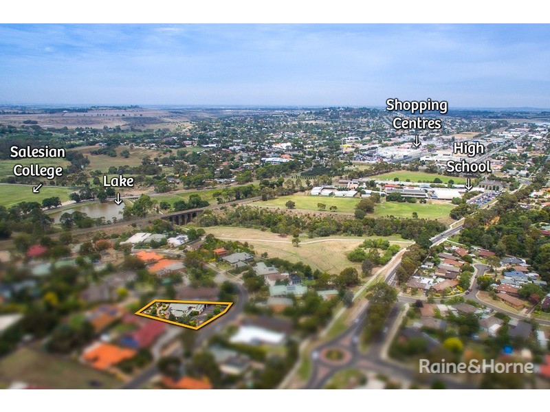 98 Yellowgum Boulevard, Sunbury VIC 3429