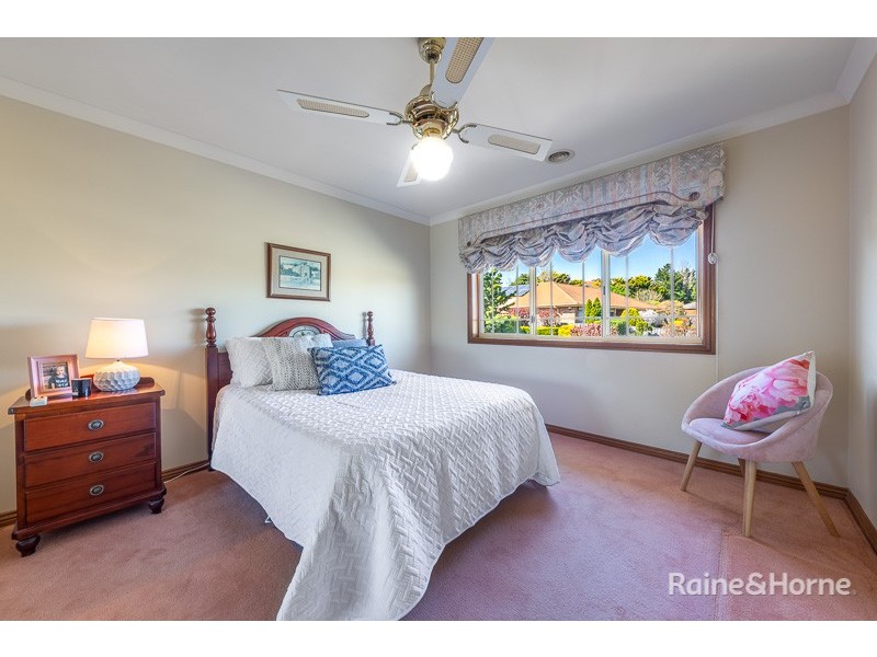 98 Yellowgum Boulevard, Sunbury VIC 3429