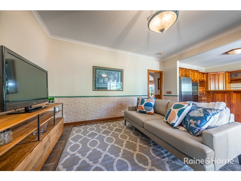 98 Yellowgum Boulevard, Sunbury VIC 3429