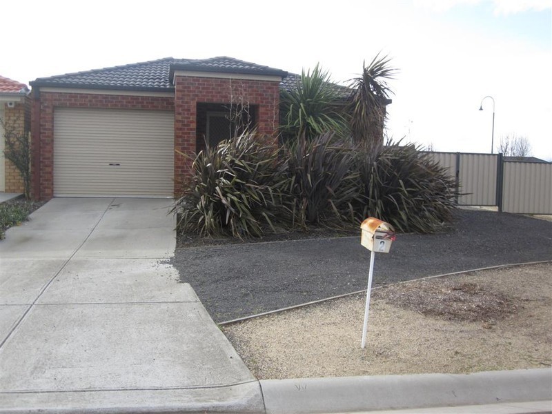 2 MASSIE CIRCUIT, Sunbury VIC 3429