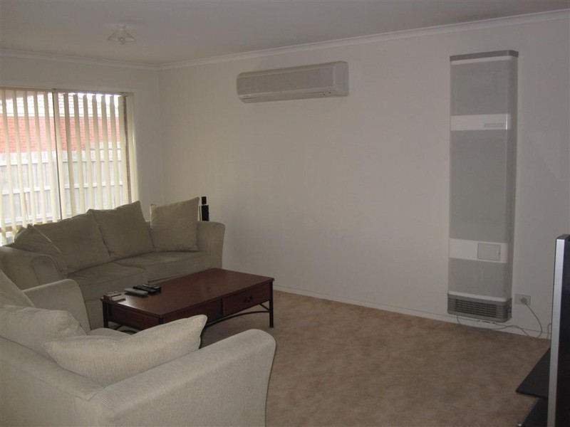 2 MASSIE CIRCUIT, Sunbury VIC 3429