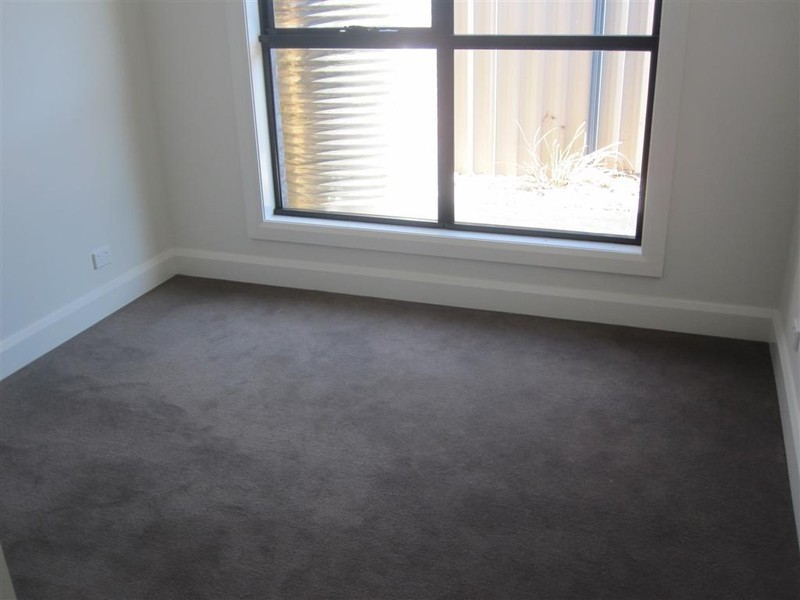 1/160 BIGGS STREET, St Albans VIC 3021