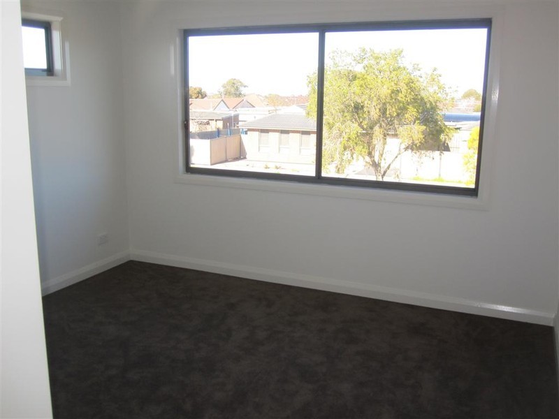 2/160 BIGGS STREET, St Albans VIC 3021