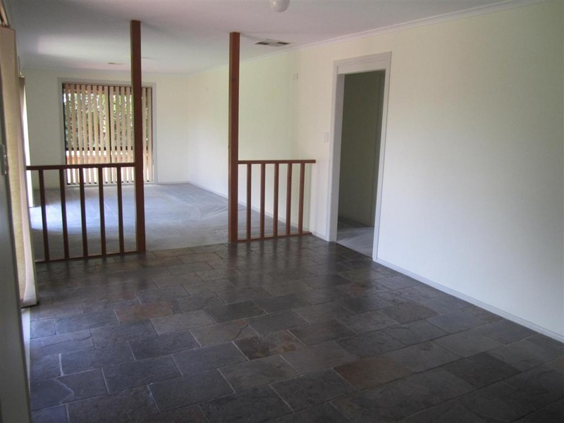 48 REGHON DRIVE, Sunbury VIC 3429