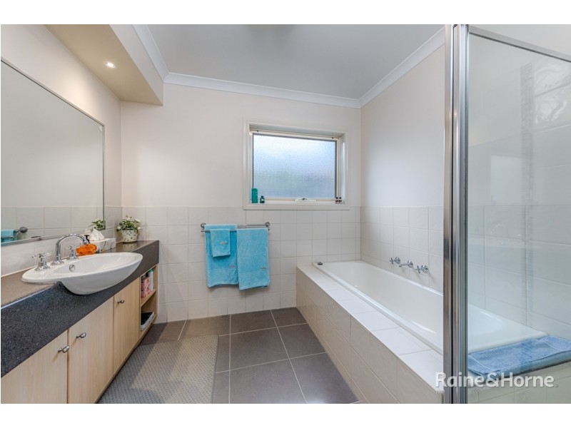 4 Sassafras Drive, Sunbury VIC 3429