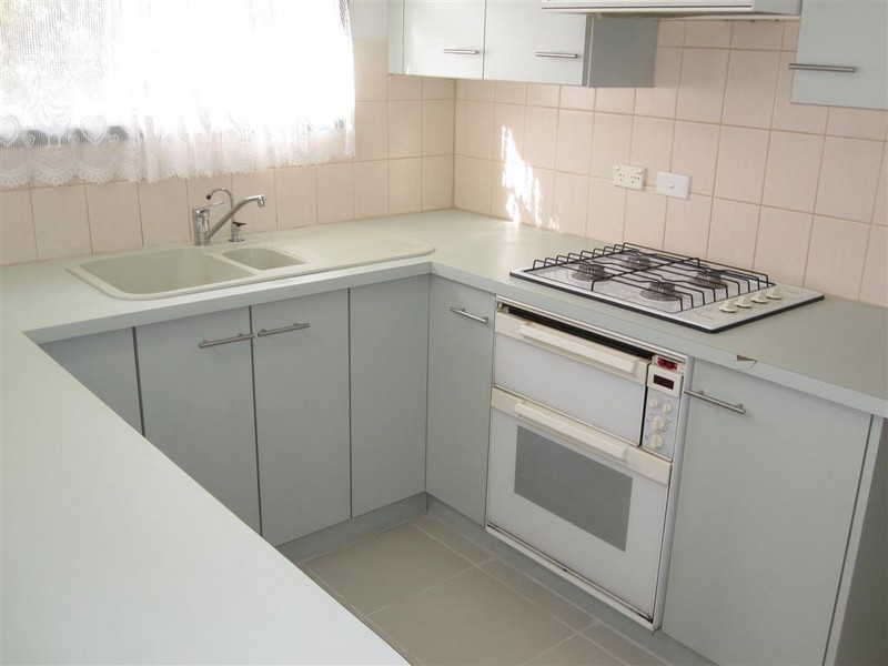 2 DRYSDALE STREET, Sunbury VIC 3429