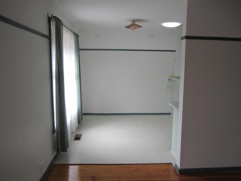 2 DRYSDALE STREET, Sunbury VIC 3429