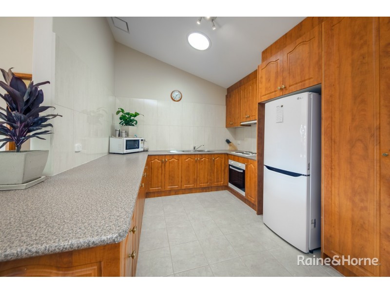 33 Vaughan Street, Sunbury VIC 3429