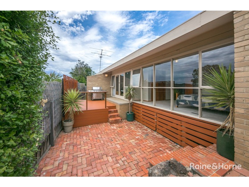 33 Vaughan Street, Sunbury VIC 3429