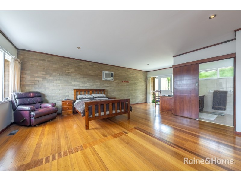 33 Vaughan Street, Sunbury VIC 3429