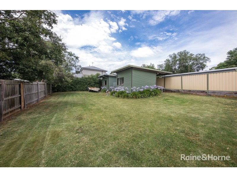 33 Vaughan Street, Sunbury VIC 3429