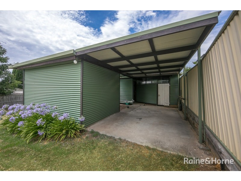 33 Vaughan Street, Sunbury VIC 3429