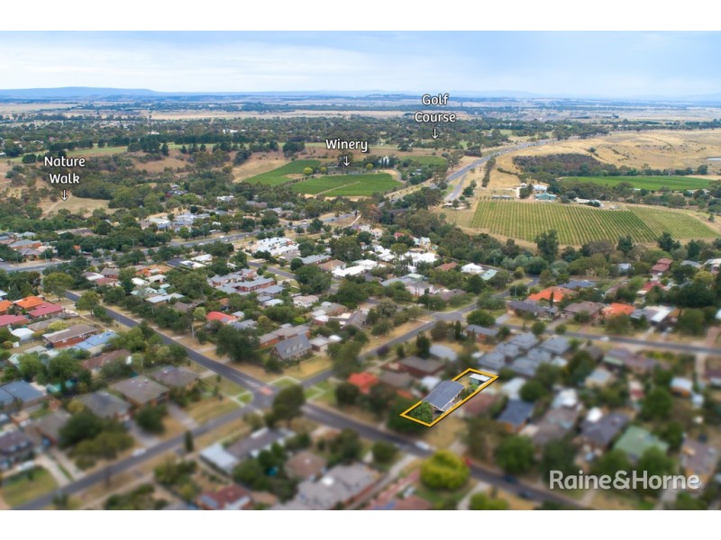 33 Vaughan Street, Sunbury VIC 3429