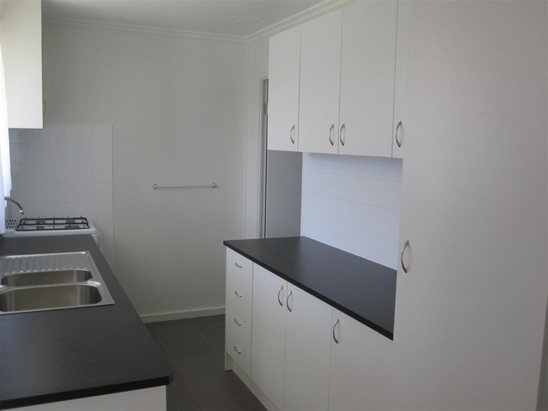 26 OAKWOOD ROAD, St Albans VIC 3021