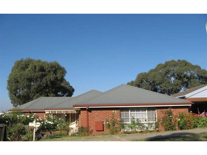 6 BRETT COURT, Sunbury VIC 3429