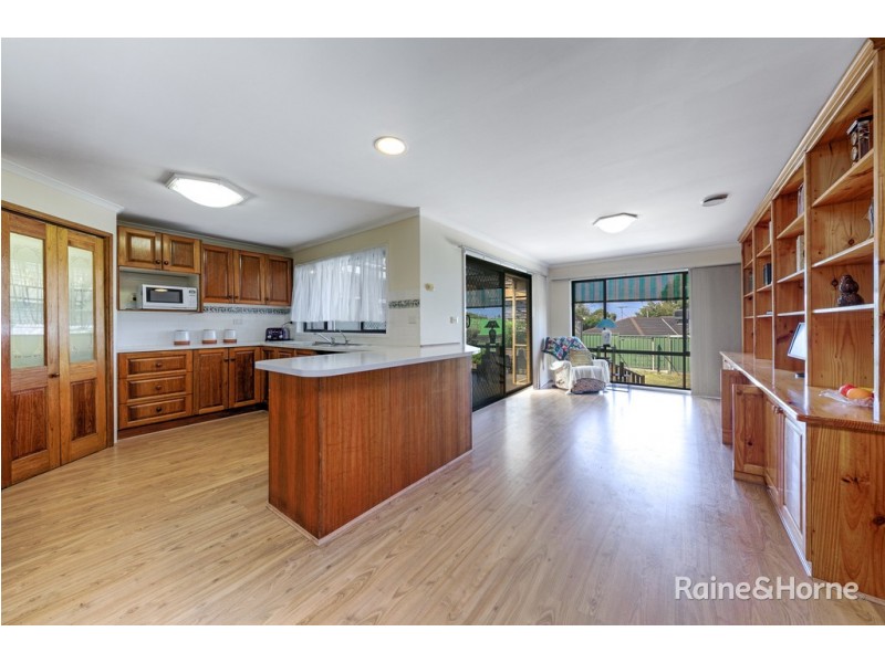 25 Harcombe Drive, Sunbury VIC 3429