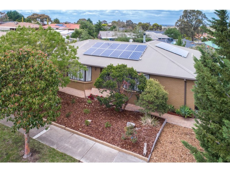 25 Harcombe Drive, Sunbury VIC 3429