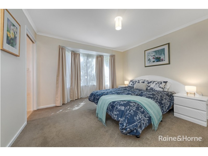 25 Harcombe Drive, Sunbury VIC 3429