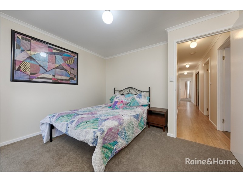 25 Harcombe Drive, Sunbury VIC 3429
