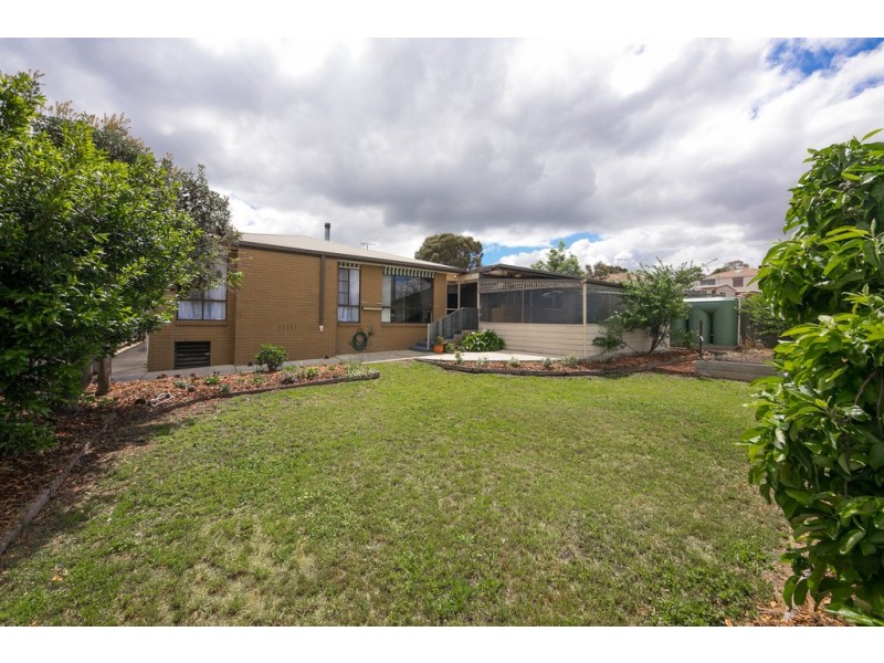 25 Harcombe Drive, Sunbury VIC 3429