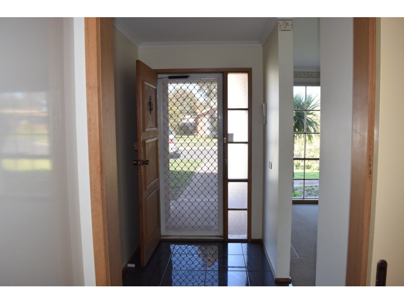 1 LEITH COURT, Sunbury VIC 3429