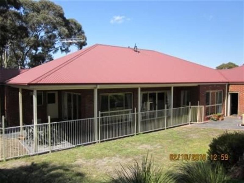 42 FULLWOOD DRIVE, Sunbury VIC 3429