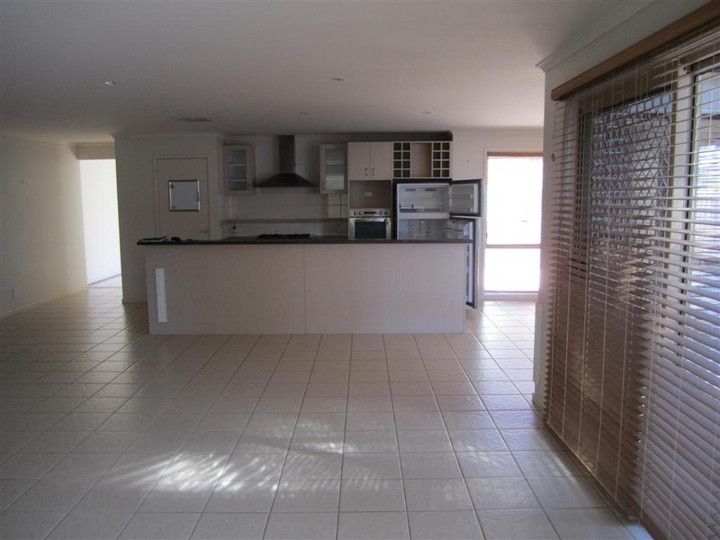 6  HOYA PLACE, Sunbury VIC 3429