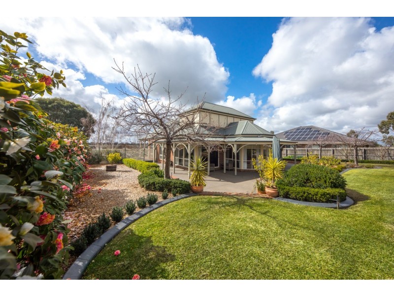 114 Harker Street, Sunbury VIC 3429