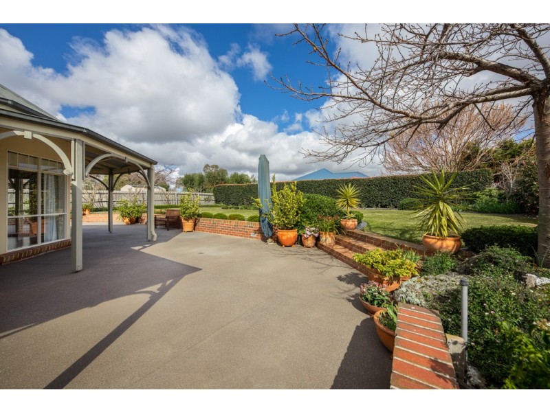 114 Harker Street, Sunbury VIC 3429