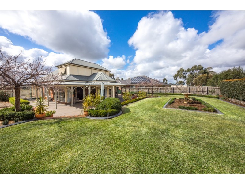 114 Harker Street, Sunbury VIC 3429