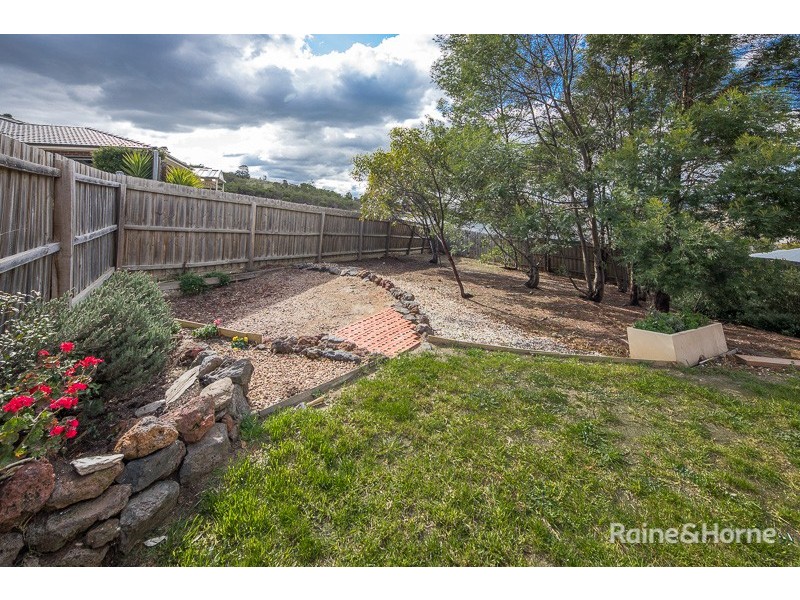 8 Emma Court, Sunbury VIC 3429