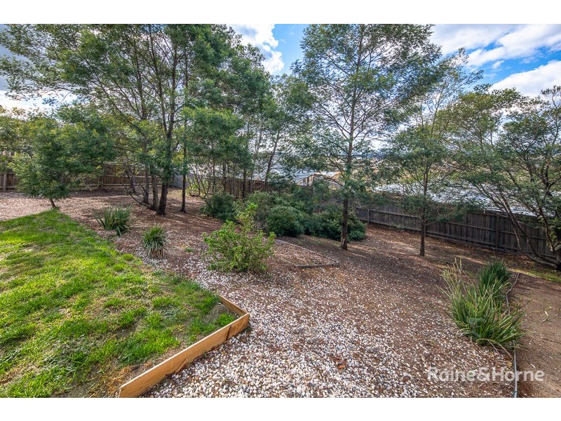 8 Emma Court, Sunbury VIC 3429