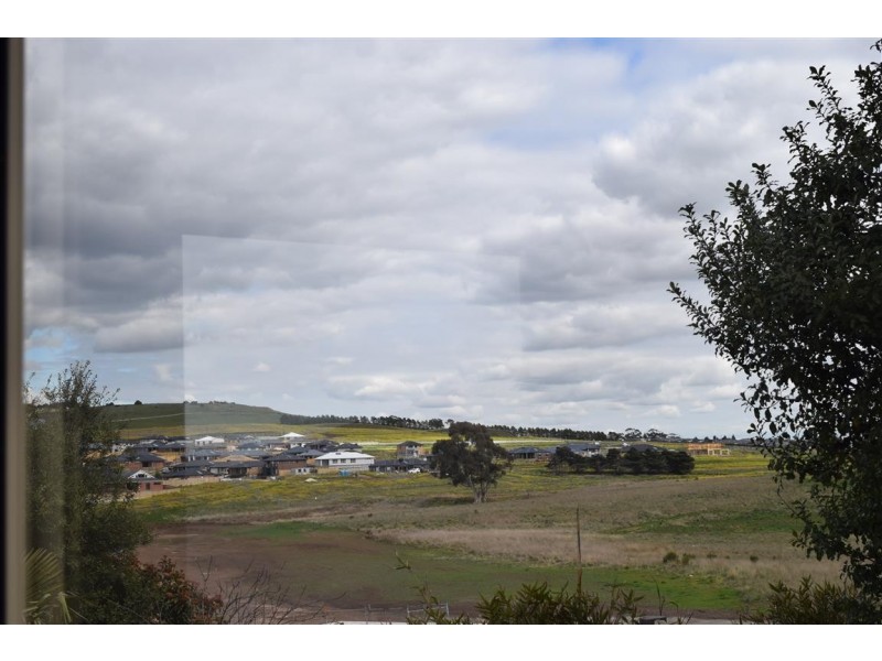 38 Lalor Crescent, Sunbury VIC 3429