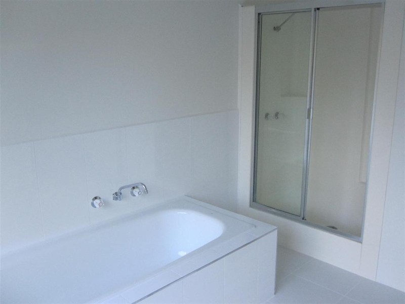 367 ELIZABETH DRIVE, Sunbury VIC 3429