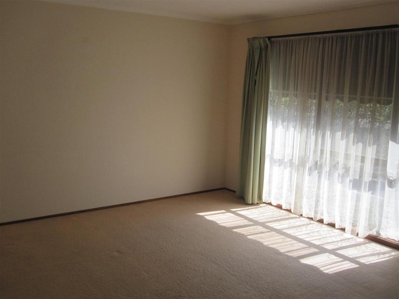 367 ELIZABETH DRIVE, Sunbury VIC 3429