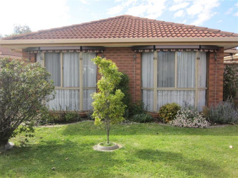 2/33  HARKER STREET, Sunbury VIC 3429