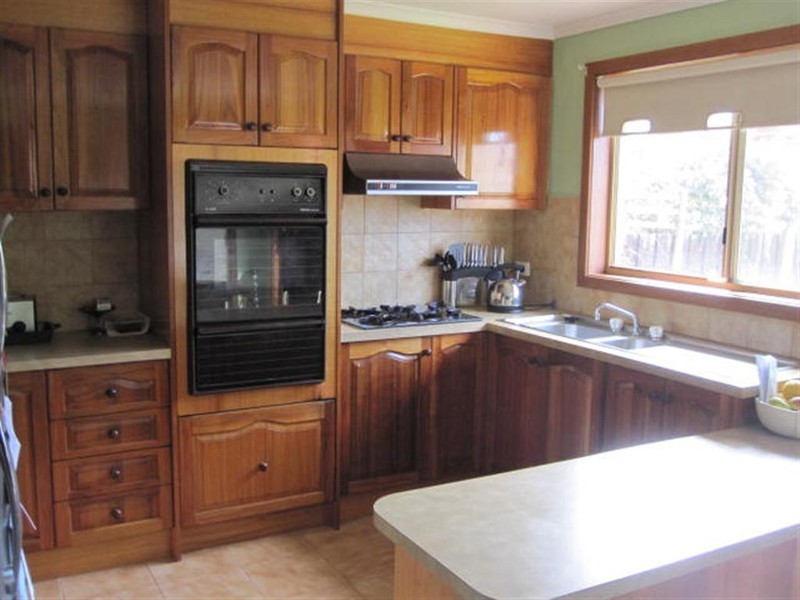 2/33  HARKER STREET, Sunbury VIC 3429