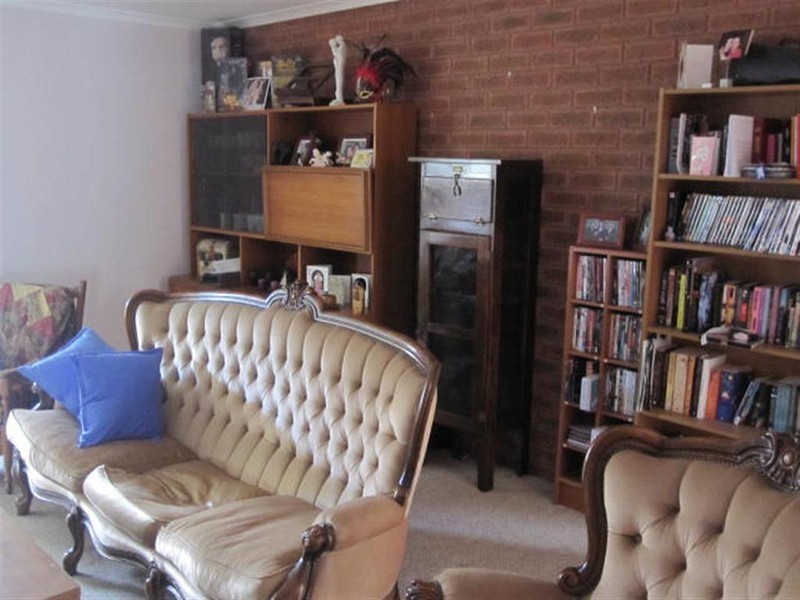 2/33  HARKER STREET, Sunbury VIC 3429