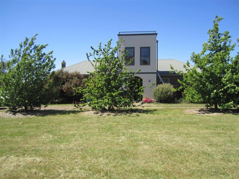 55 MOREFIELD COURT, Diggers Rest VIC 3427