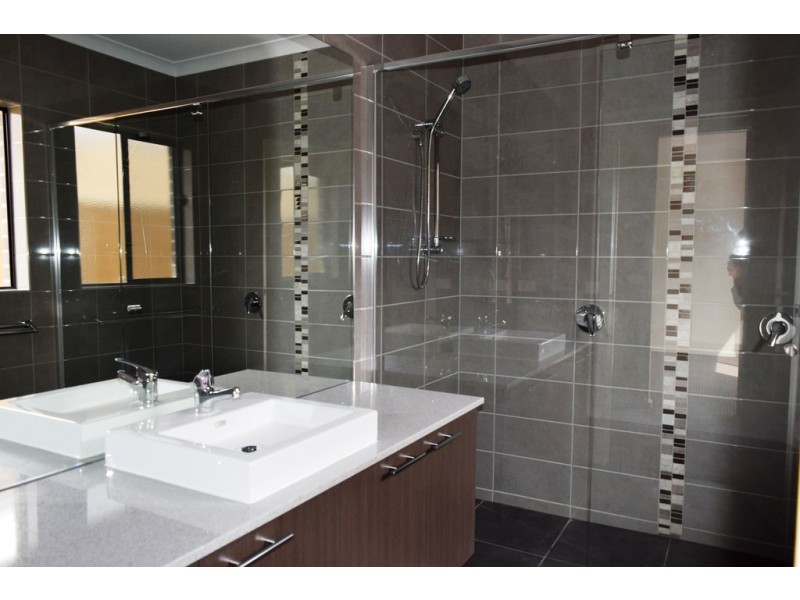 25 Wildflower Drive, Sunbury VIC 3429
