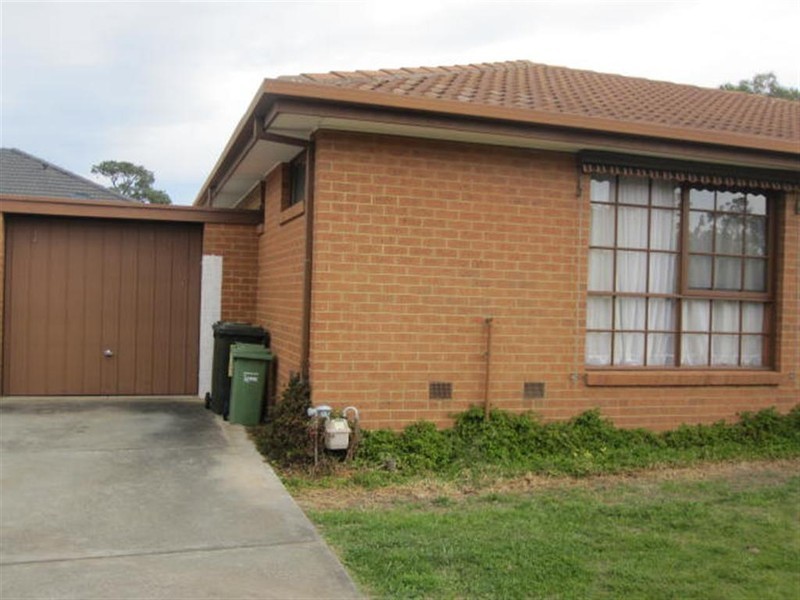 2/18 PASLEY STREET, Sunbury VIC 3429