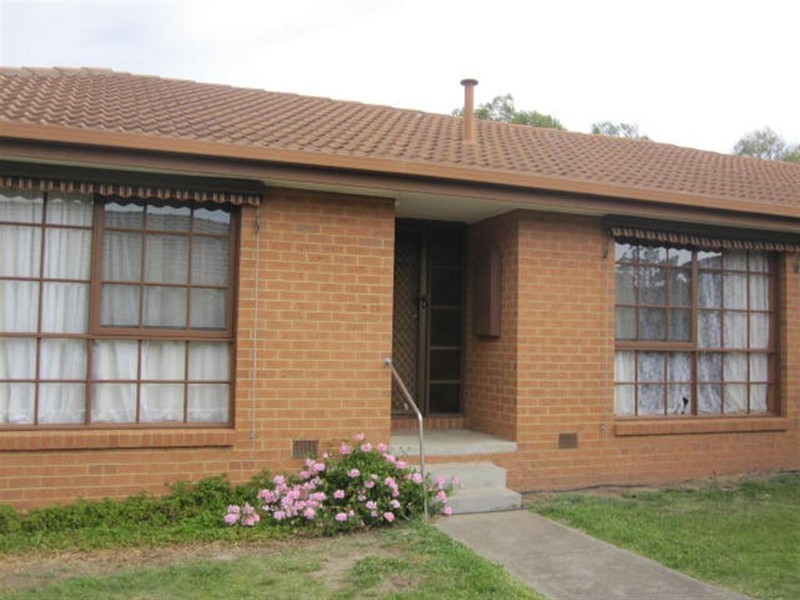 2/18 PASLEY STREET, Sunbury VIC 3429