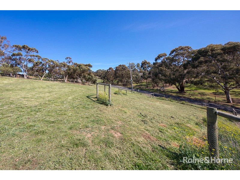 47 Winilba Road, Sunbury VIC 3429