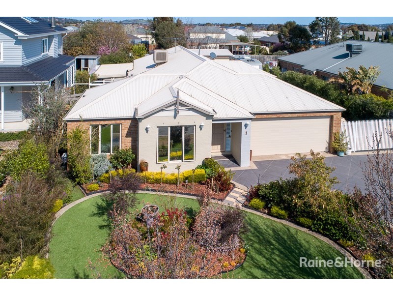 8 Frontignac Court, Sunbury VIC 3429