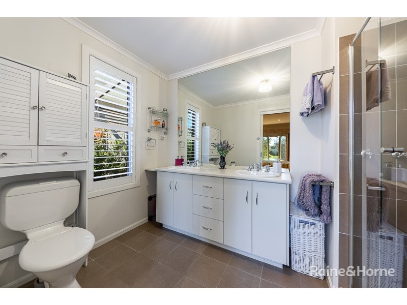 8 Frontignac Court, Sunbury VIC 3429